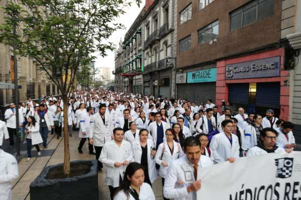 Marcha de médicos en la CDMX