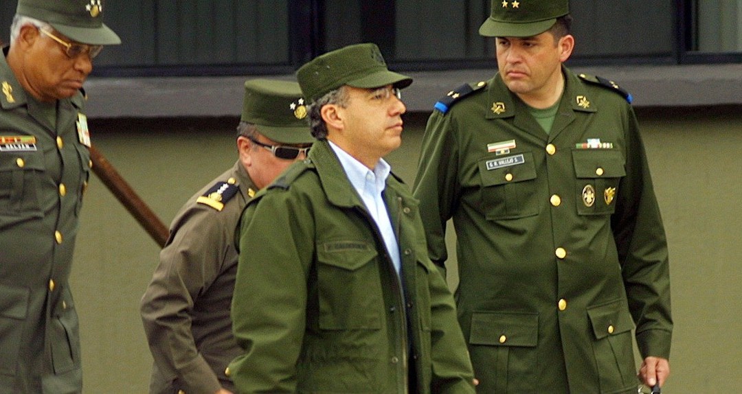 Felipe Calderón fraude electoral y traición a la patria.