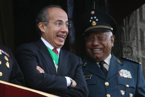 Felipe Calderón, fraude electoral, traición a la patria