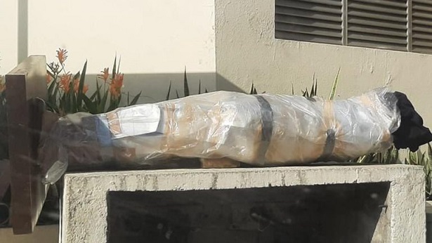 derbez estatua vandalizan retiran acapulco
